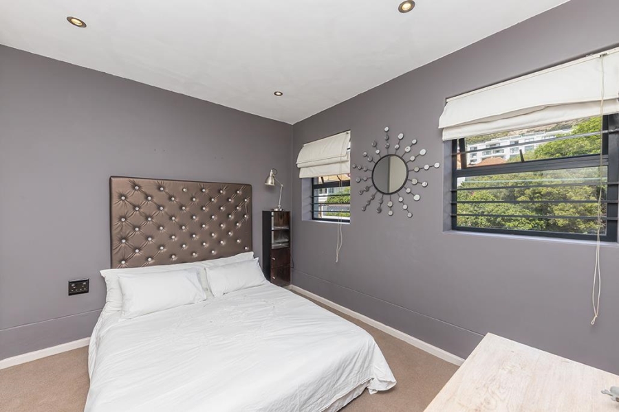 3 Bedroom Property for Sale in Sea Point Western Cape